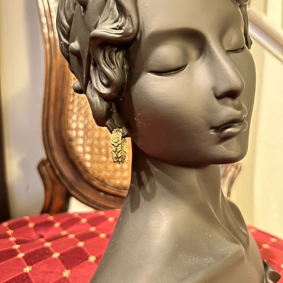 Yellow Topaz floral design earrings hoops - Picture 2 of 7